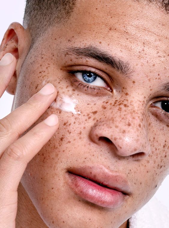 Discovering the Skin-Transforming Benefits of Polyglutamic Acid Serum: A Skinclusive Exploration
