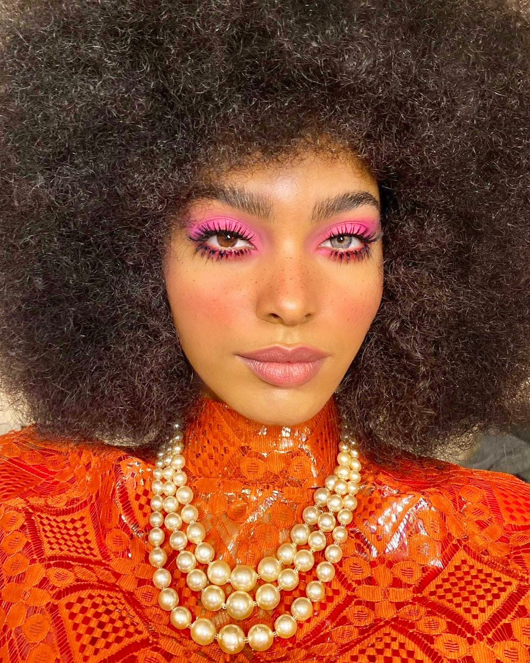 The Enigma of Elegance: Decoding Eyeshadow's Power to Transform Every Glance