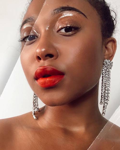 The Art of Graceful Definition: Embrace the 'C-Sculpt Technique' for Cheek Contouring