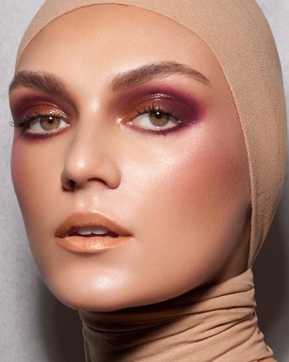 Embracing Effortless Elegance with Fluffy Feathered Brows